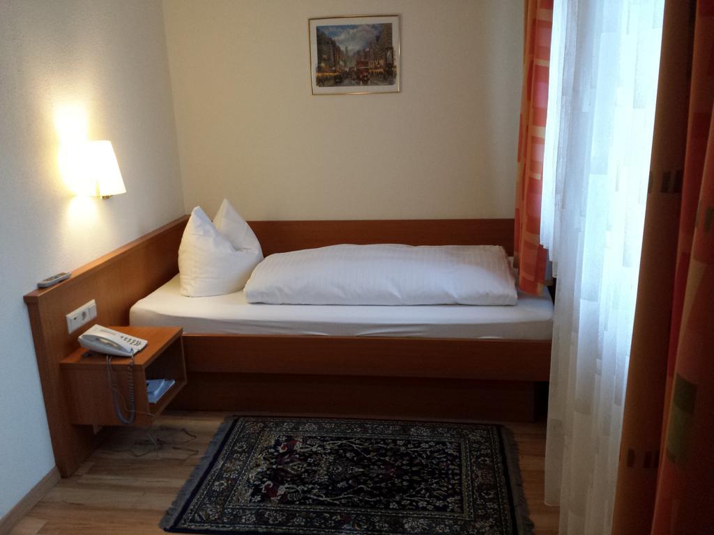 Hotel Am Exerzierplatz MHG Pokoj fotografie